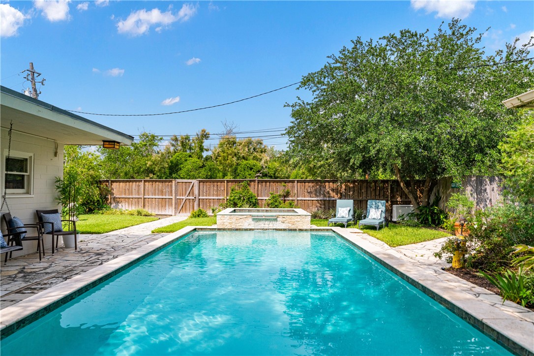 155 Santa Barbara Street Corpus Christi TX 78411