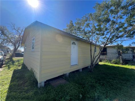 625 E Avenue H Robstown TX 78380