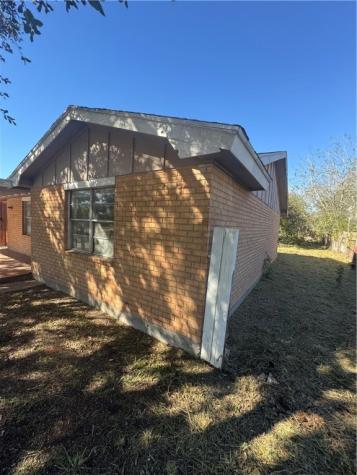 904 W Walton Street Beeville TX 78102