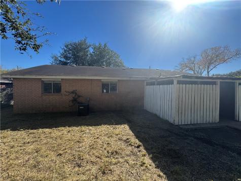 904 W Walton Street Beeville TX 78102