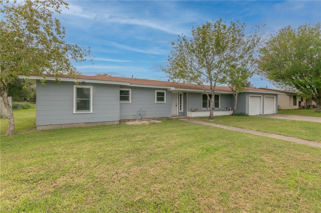 605 W Fannin Street Refugio TX 78377