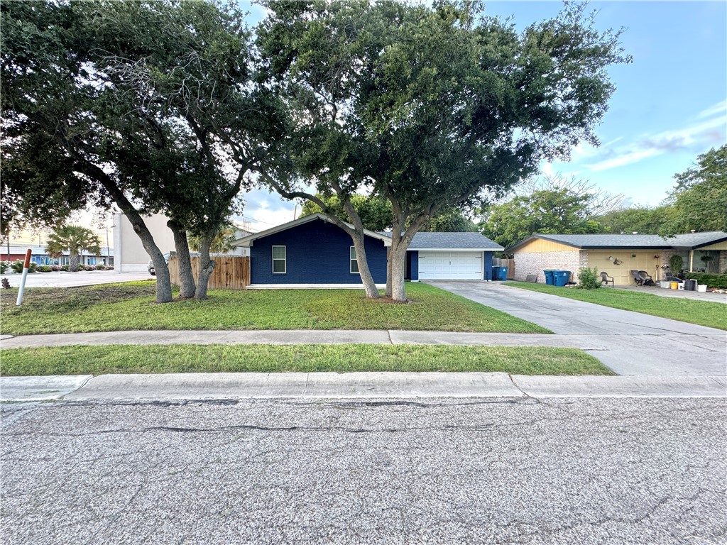 101 Ghent Place Portland TX 78374
