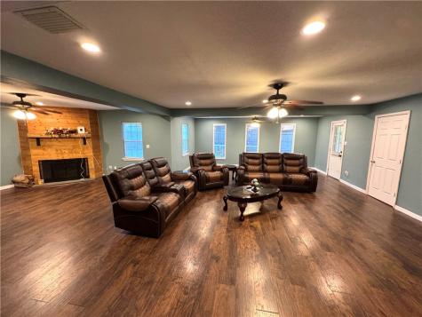 101 Ghent Place Portland TX 78374