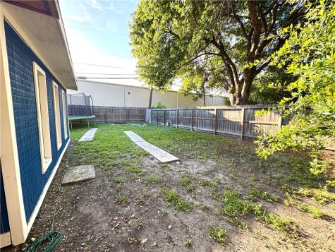 101 Ghent Place Portland TX 78374