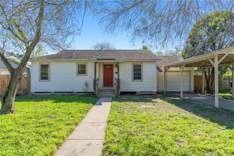 421 E Miller Avenue Kingsville TX 78363