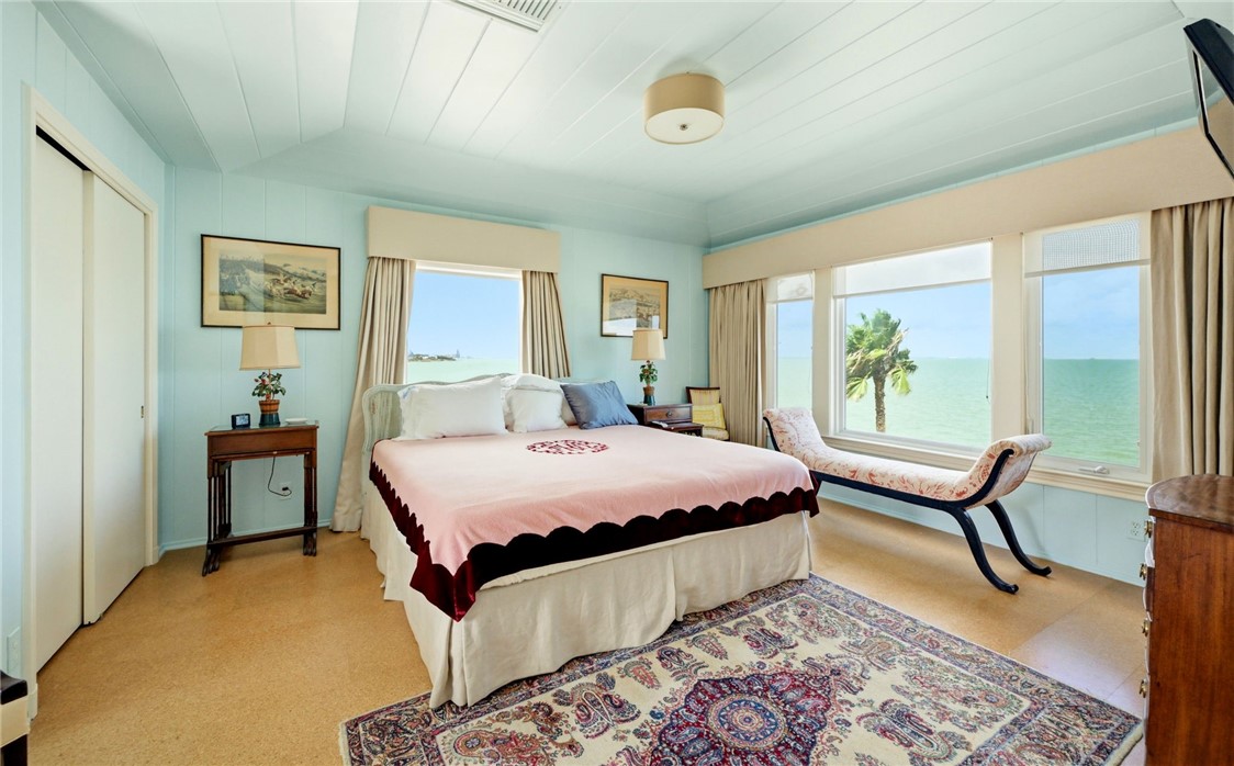 4002 Ocean Drive Corpus Christi TX 78411