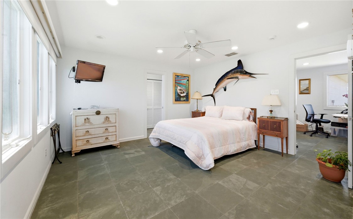 4002 Ocean Drive Corpus Christi TX 78411