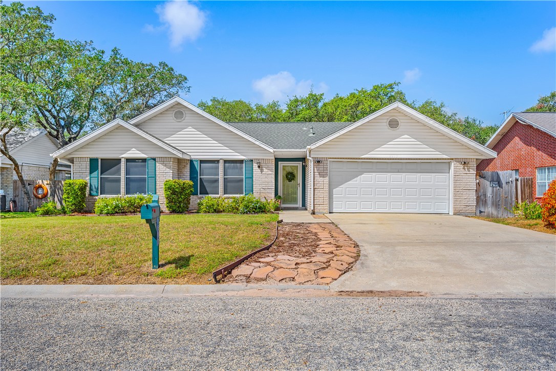 1513 Bluebird Lane Rockport TX 78382