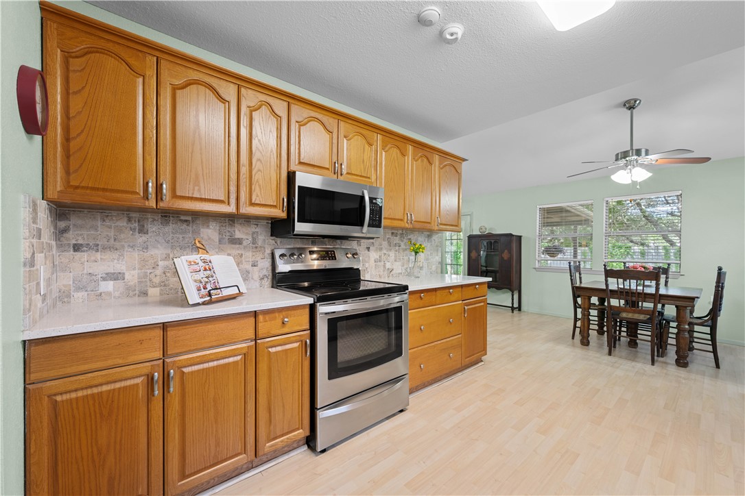 1513 Bluebird Lane Rockport TX 78382