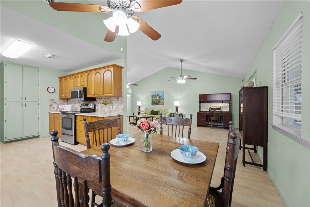 1513 Bluebird Lane Rockport TX 78382