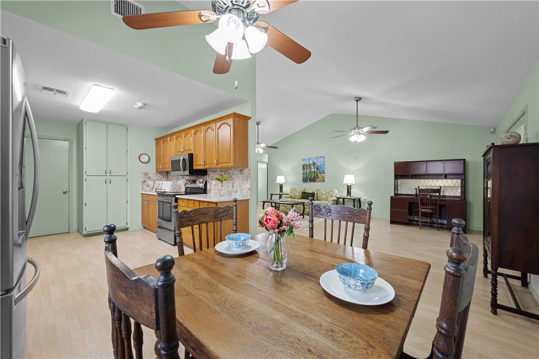1513 Bluebird Lane Rockport TX 78382