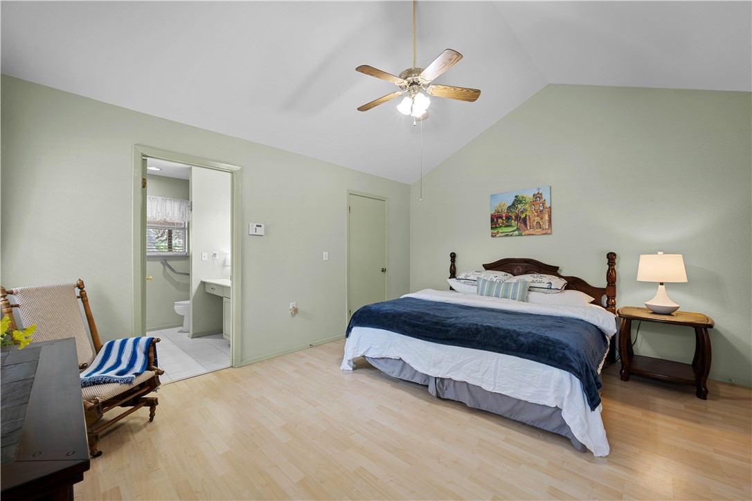 1513 Bluebird Lane Rockport TX 78382