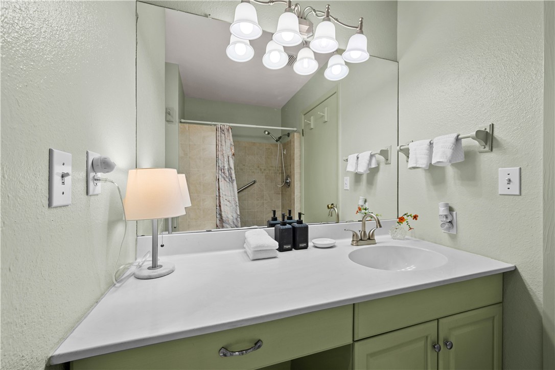 1513 Bluebird Lane Rockport TX 78382