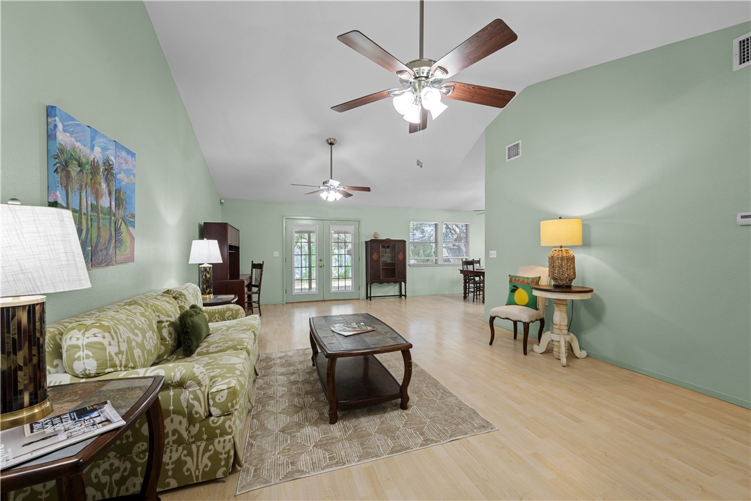 1513 Bluebird Lane Rockport TX 78382