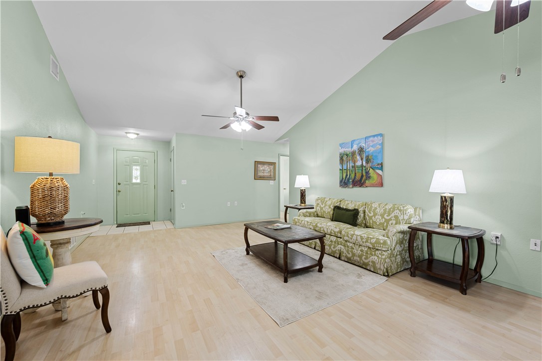 1513 Bluebird Lane Rockport TX 78382