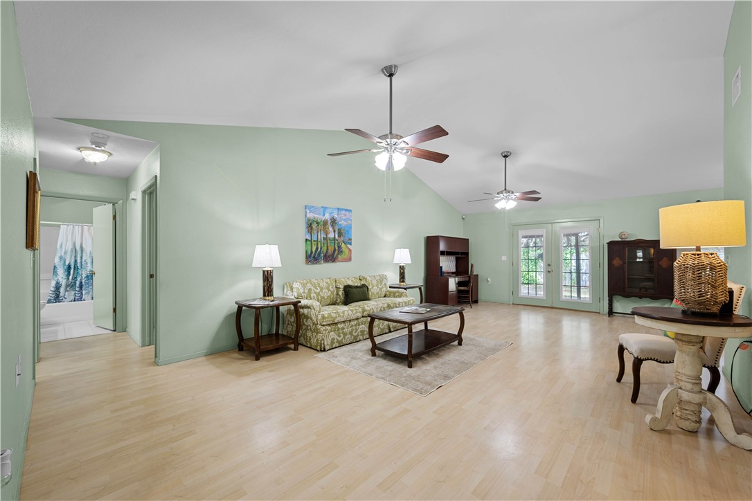 1513 Bluebird Lane Rockport TX 78382
