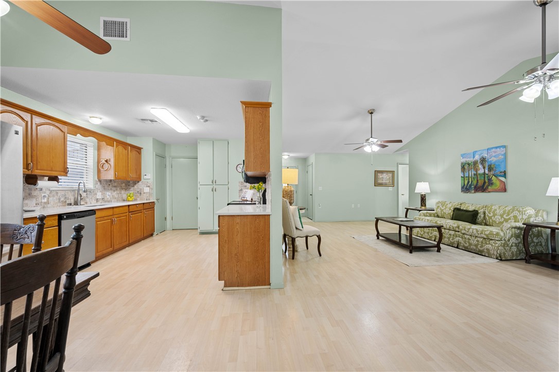 1513 Bluebird Lane Rockport TX 78382