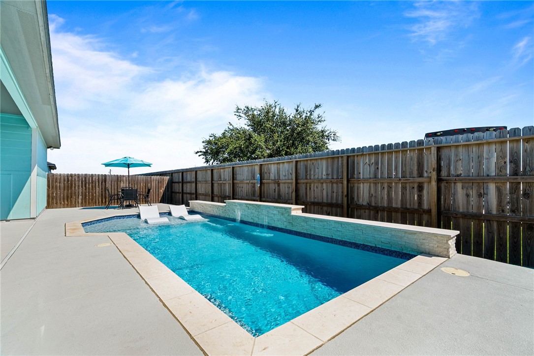 143 Shoalwater Way Rockport TX 78382