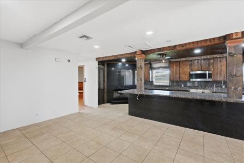 197 County Road 460 Alice TX 78332