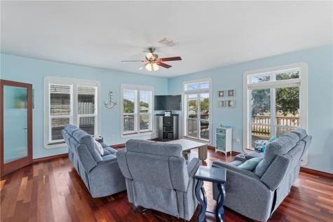 207 S 2nd Street Rockport TX 78382