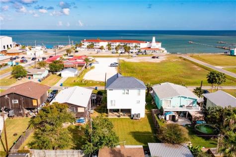 207 S 2nd Street Rockport TX 78382