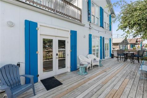 207 S 2nd Street Rockport TX 78382