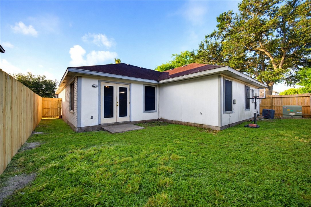 7925 Wolf Drive Corpus Christi TX 78414