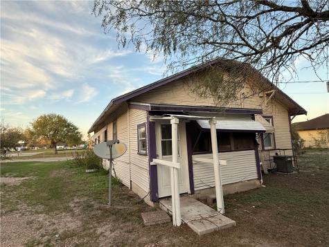 519 W Mesquite Avenue Kingsville TX 78363