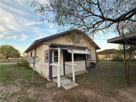 519 W Mesquite Avenue Kingsville TX 78363