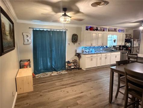 811 N Adams Avenue Beeville TX 78102