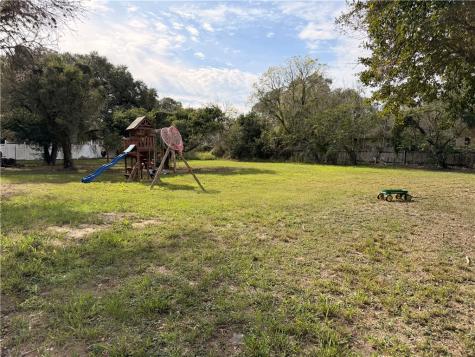 811 N Adams Avenue Beeville TX 78102