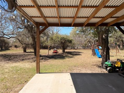 811 N Adams Avenue Beeville TX 78102