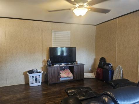 421 Walton Pettus TX 78146