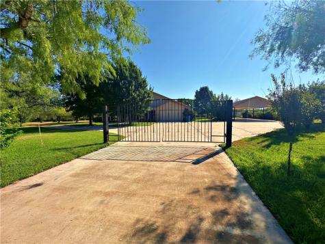 508 Lagunillas Avenue Charlotte TX 78011