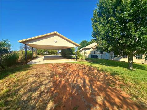 508 Lagunillas Avenue Charlotte TX 78011