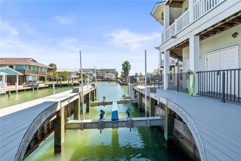 1024 Private Road D Port Aransas TX 78373