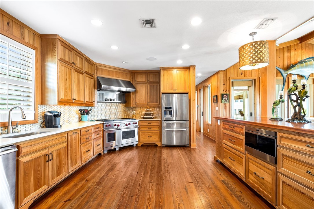 1024 Private Road D Port Aransas TX 78373