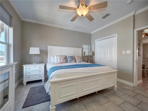 1833 S 11th Street F2 Port Aransas TX 78373