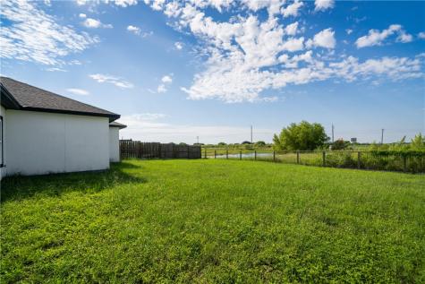 100 Speargrass Odem TX 78370