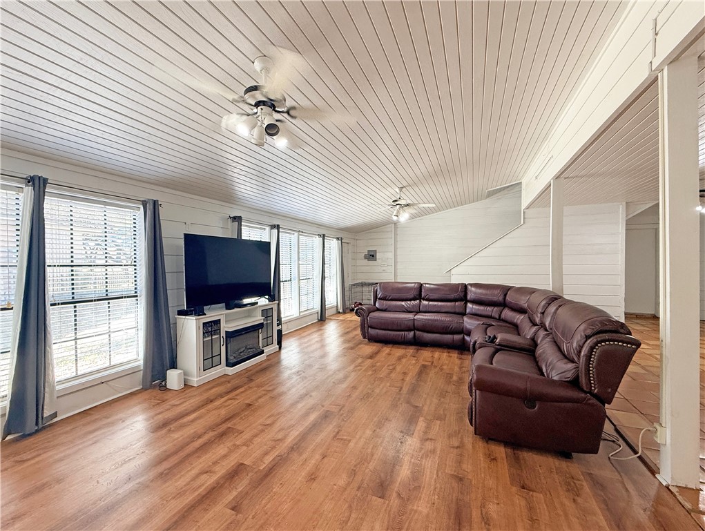 3201 Traylor Boulevard Rockport TX 78382