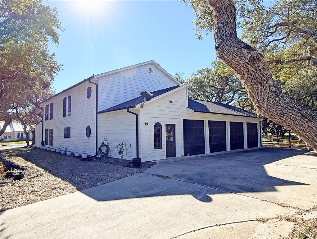 3201 Traylor Boulevard Rockport TX 78382