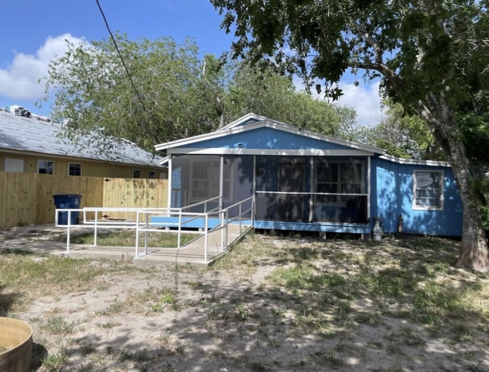 516 Sodville Street Sinton TX 78387