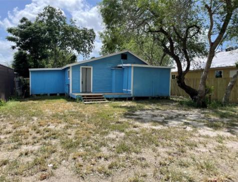 516 Sodville Street Sinton TX 78387