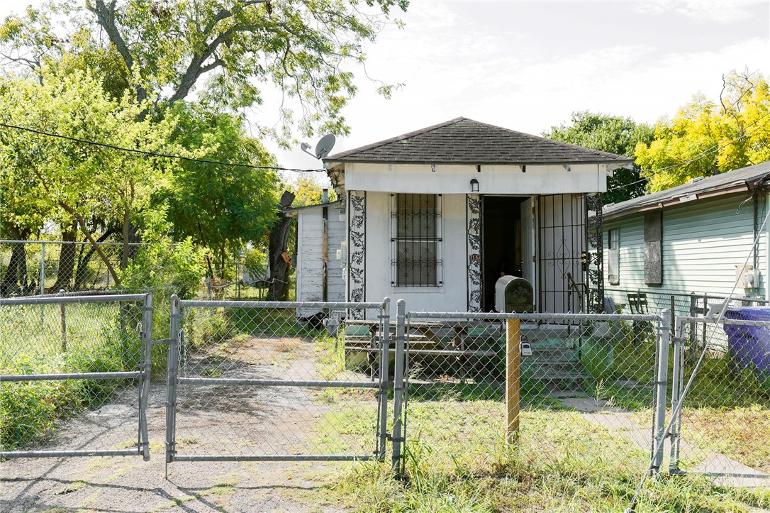 713 25th Street Corpus Christi TX 78405