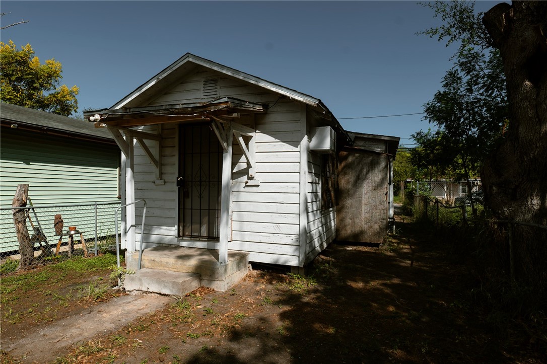 713 25th Street Corpus Christi TX 78405