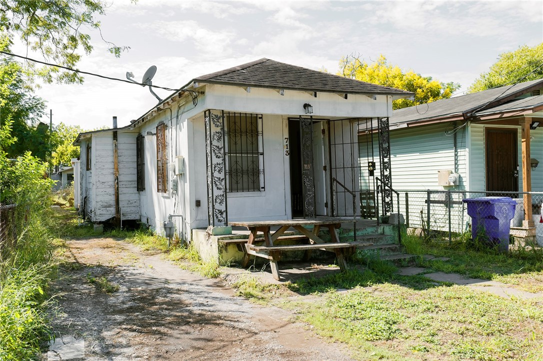 713 25th Street Corpus Christi TX 78405