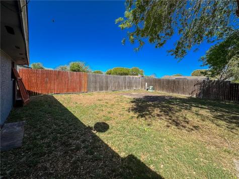 1023 Southcliff Drive Portland TX 78374