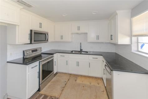 1023 Southcliff Drive Portland TX 78374