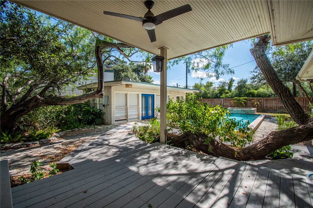 155 Santa Barbara Street Corpus Christi TX 78411