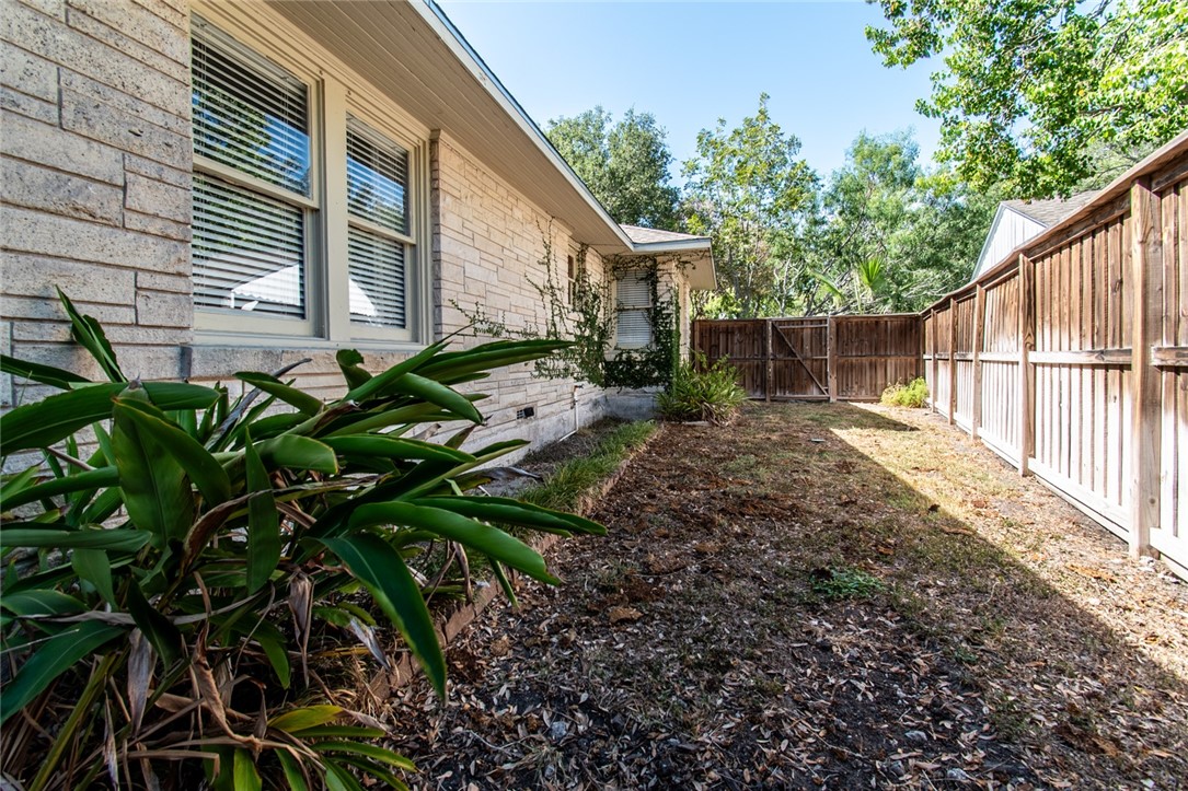 155 Santa Barbara Street Corpus Christi TX 78411